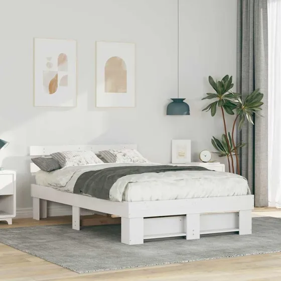 Sengestel i massivt fyrretræ med hovedgærde 120x200 cm - Hvid