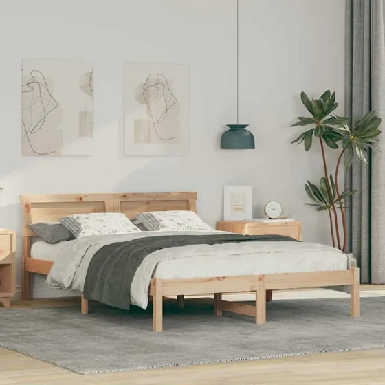 Sengestel 140x190 i massivt fyrretræ med hovedgærde og LED