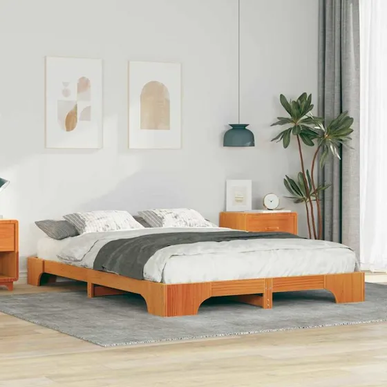 Sengestel i massivt fyrretræ 140x210 cm – brun, lav profil