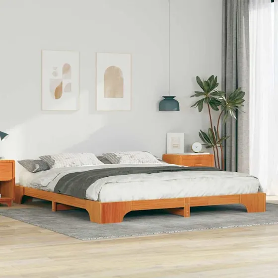 Sengestel i massiv fyrretræ 180x220 cm – Brun