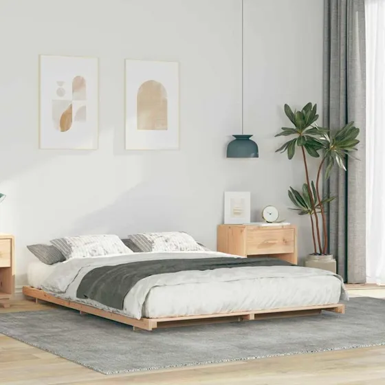 Gulvseng i massivt fyrretræ 150x200 cm – brun
