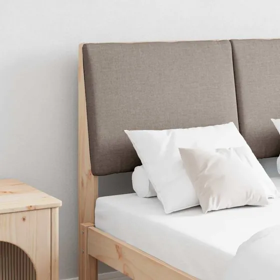 vidaXL Polstret Sengegavl Gråbrun 135 cm Massiv Fyrretræ