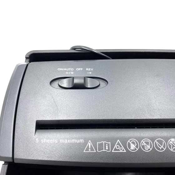 Media-Tech Makulator MT215 8 mm, 9,5 l, sort