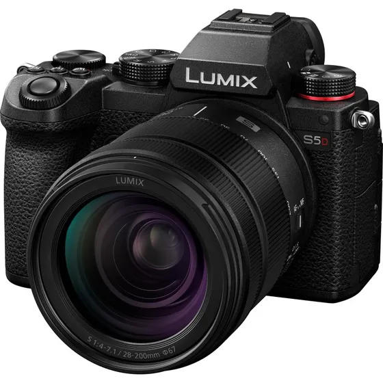 Panasonic Lumix S5D 24,2 MP + 28-200mm f/4-7.1 Kit, Sort