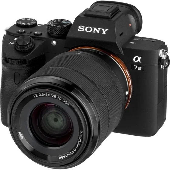 Sony Alpha 7 III + FE 28-70mm OSS, sort