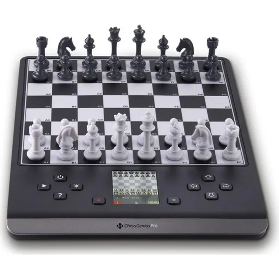 Millennium ChessGenius Pro 2024 Skakcomputer – Elektronisk skaksæt til bord