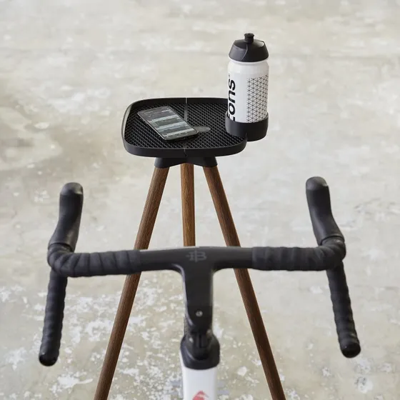 Tons Tray - Bord med Flaskeholder, Mat Sort