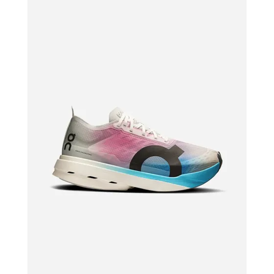 On Cloudboom Strike 2025 Herre White/Horizon