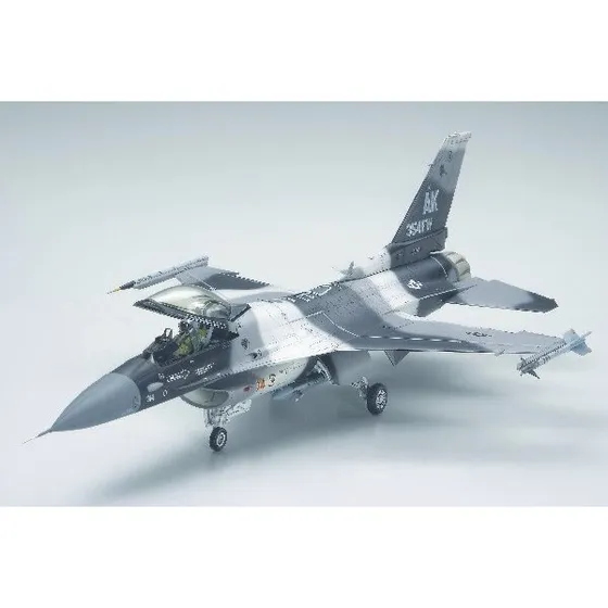 Tamiya F-16C/N Aggressor 1:48 Byggesæt