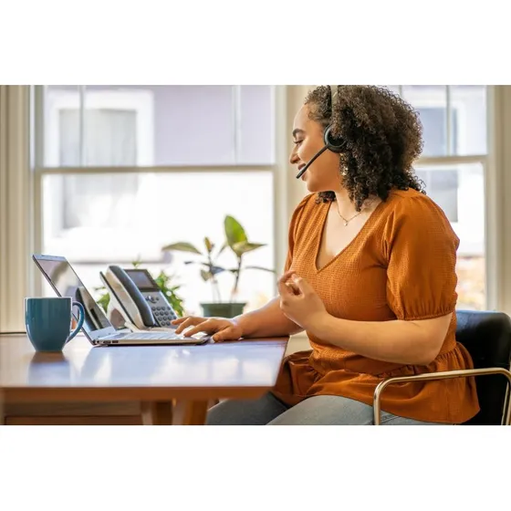 Poly Voyager 4320 Trådløst Headset USB-C med BT700 Dongle