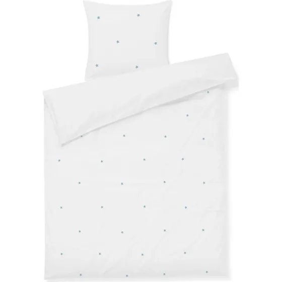 JUNA Daisy Junior Sengetøj 100x140 cm – 100% økologisk bomuld, hvid med blå blomster