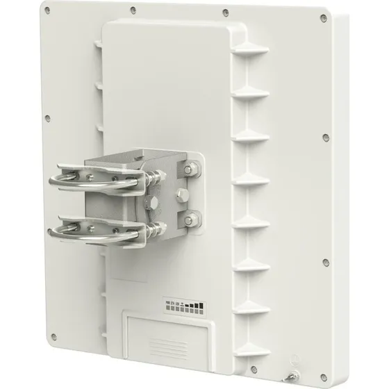 MikroTik QRT 5 PoE 5 GHz hvid udendørs router med 24dBi antenne