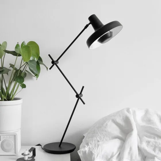 Arigato Bordlampe Sort - Grupa