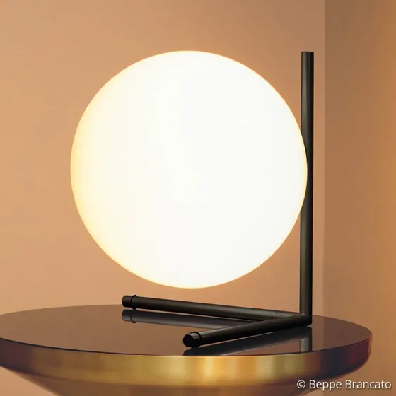 Flos IC T2 bordlampe, mat sort