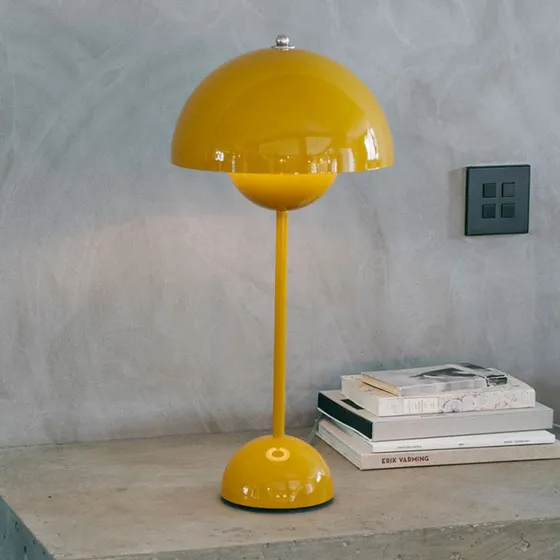 &Tradition Flowerpot VP3 bordlampe, sennepsgul, 50 cm