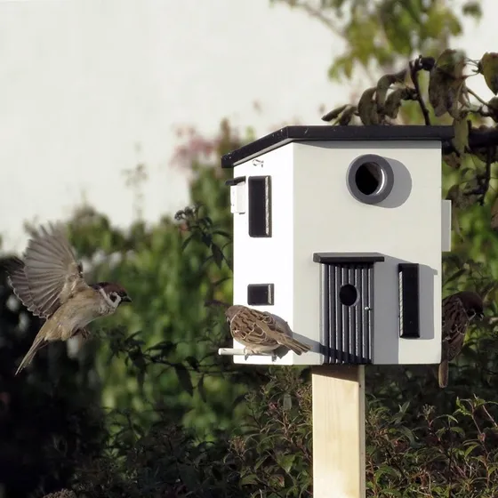 Wildlife Garden Multifuglehus Plus - Designet fuglehus og foderbræt