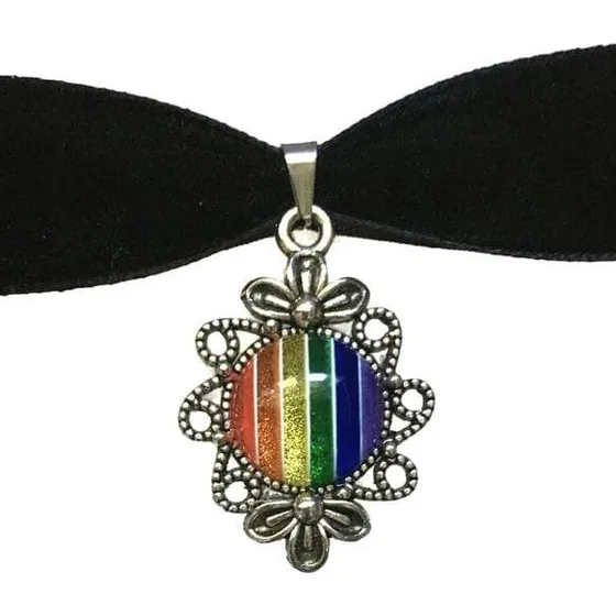 Velvet Choker med Rainbow Pride Resin-vedhæng