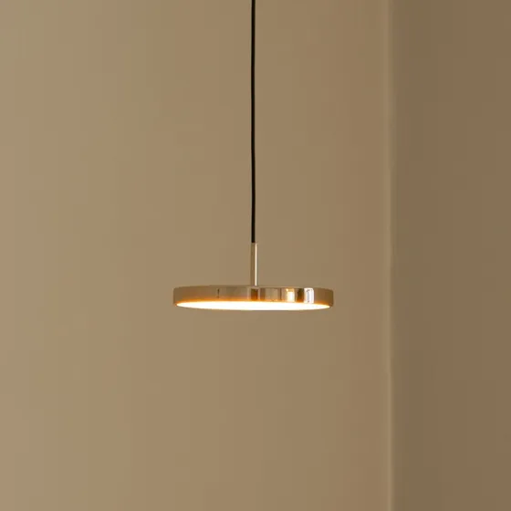UMAGE Asteria Micro LED-hængelampe i poleret messing, 15 cm