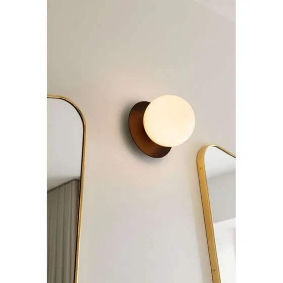 Nuura Liila 1 Medium væg- og loftlampe, bronze/opal