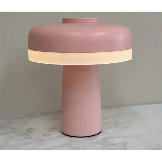 Dyberg Larsen Porter LED Portable Bordlampe - Lyserød
