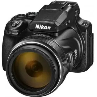Nikon Coolpix P1100 – 125x superzoom (24–3000mm)