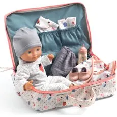 Djeco Pomea dukke 32 cm - Vanille med rejsekuffert