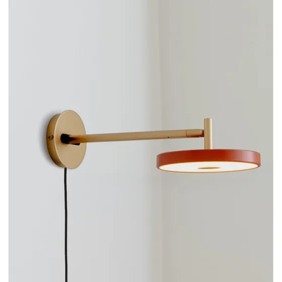 UMAGE Asteria Long LED-væglampe - Orange/Messing