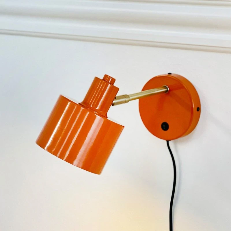 Dyberg Larsen Ocean væglampe – Orange/Messing i metal