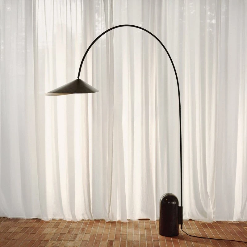 Ferm LIVING Arum gulvlampe, sort, metal/marmor, 205 cm