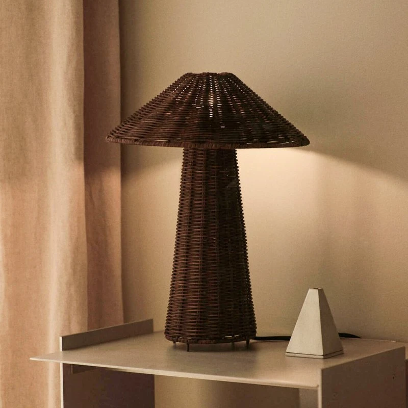 Ferm Living Dou bordlampe i rattan, mørkebrun, 40 cm