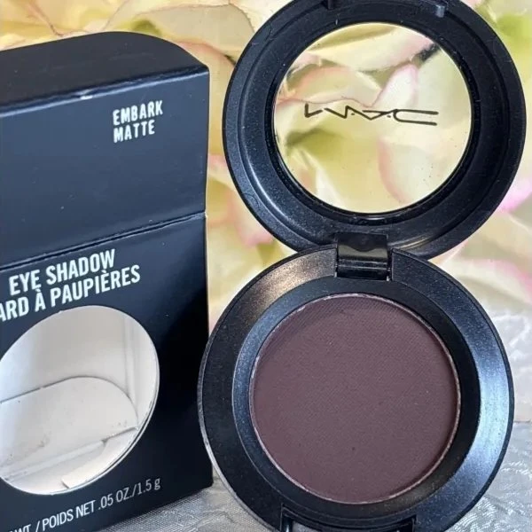 MAC Frost Single Eyeshadow 1,5 g – Libra