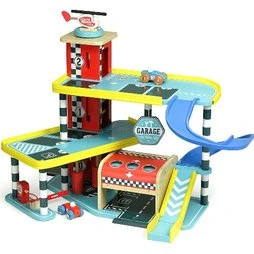 Vilacity - Stor garage i træ med elevator, biler og helikopter