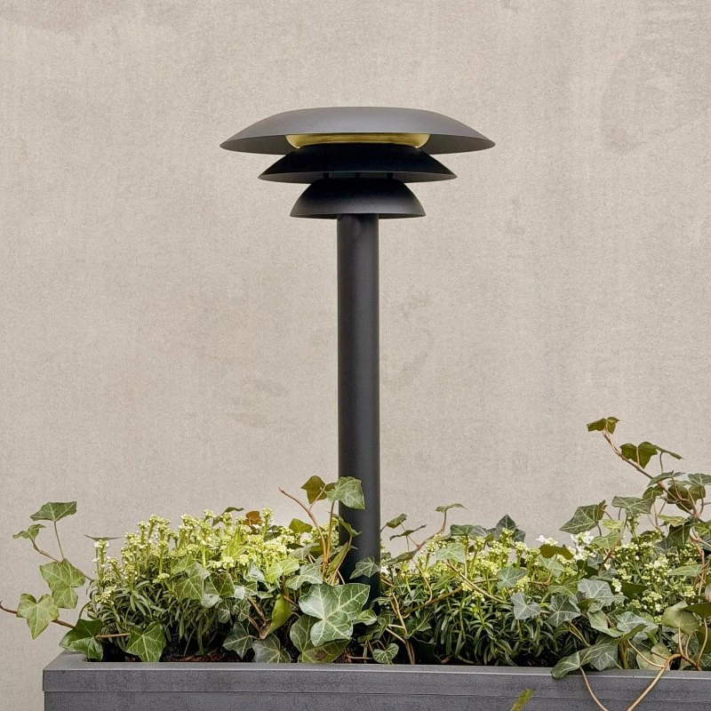 Dyberg Larsen DL25 Solcelledrevet LED-lampe, sort metal