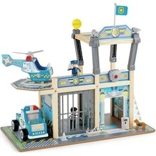 Hape Politistation i træ, 13 dele