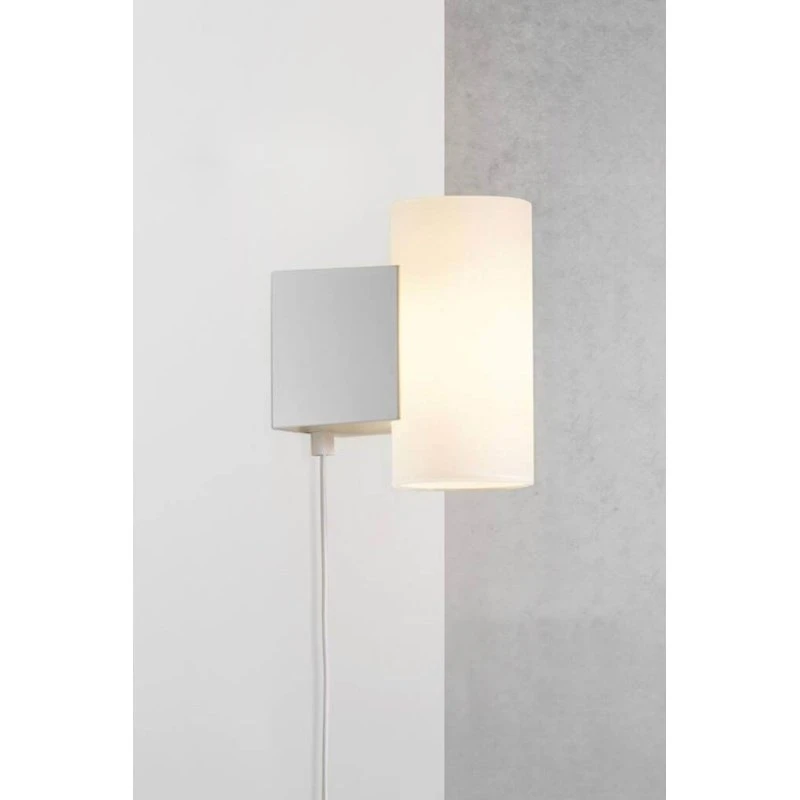 Nordlux Mona Væglampe LED, 3-trins dæmper – sort eller hvid