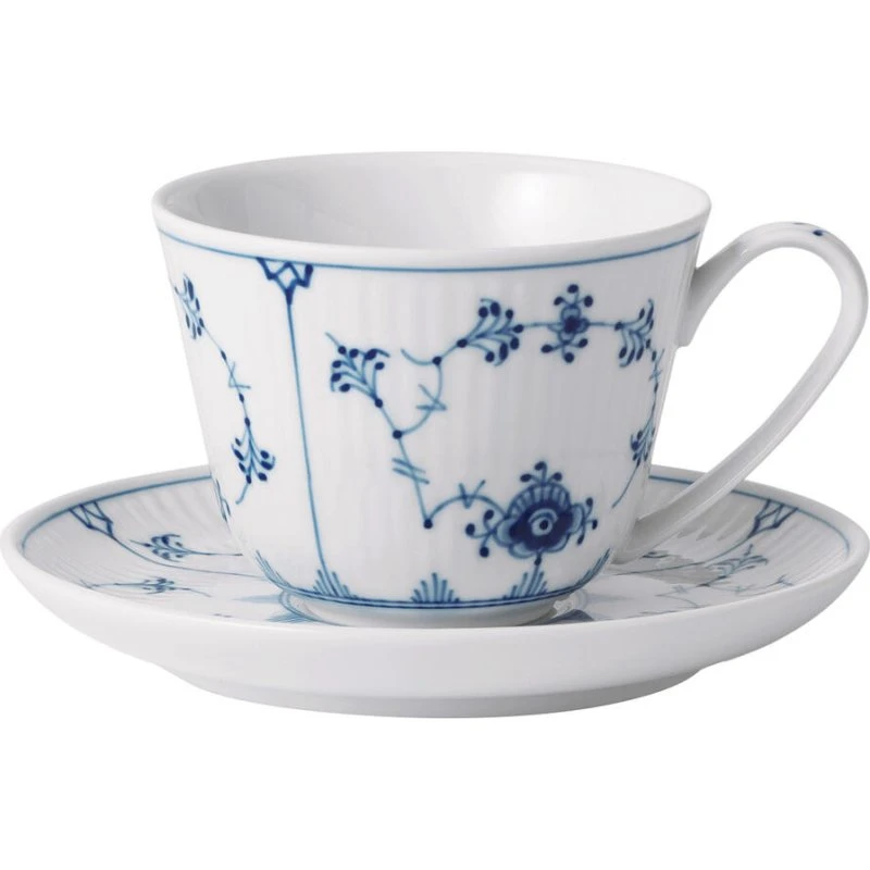 Royal Copenhagen Musselmalet Riflet kop med underkop, nr. 2162