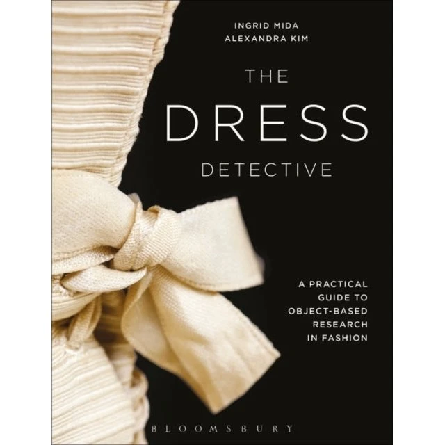 The Dress Detective af Alexandra Kim & Ingrid E. Mida