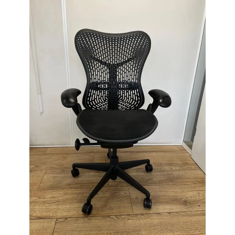 Herman Miller Mirra Kontorstol - Sort (Renoveret)