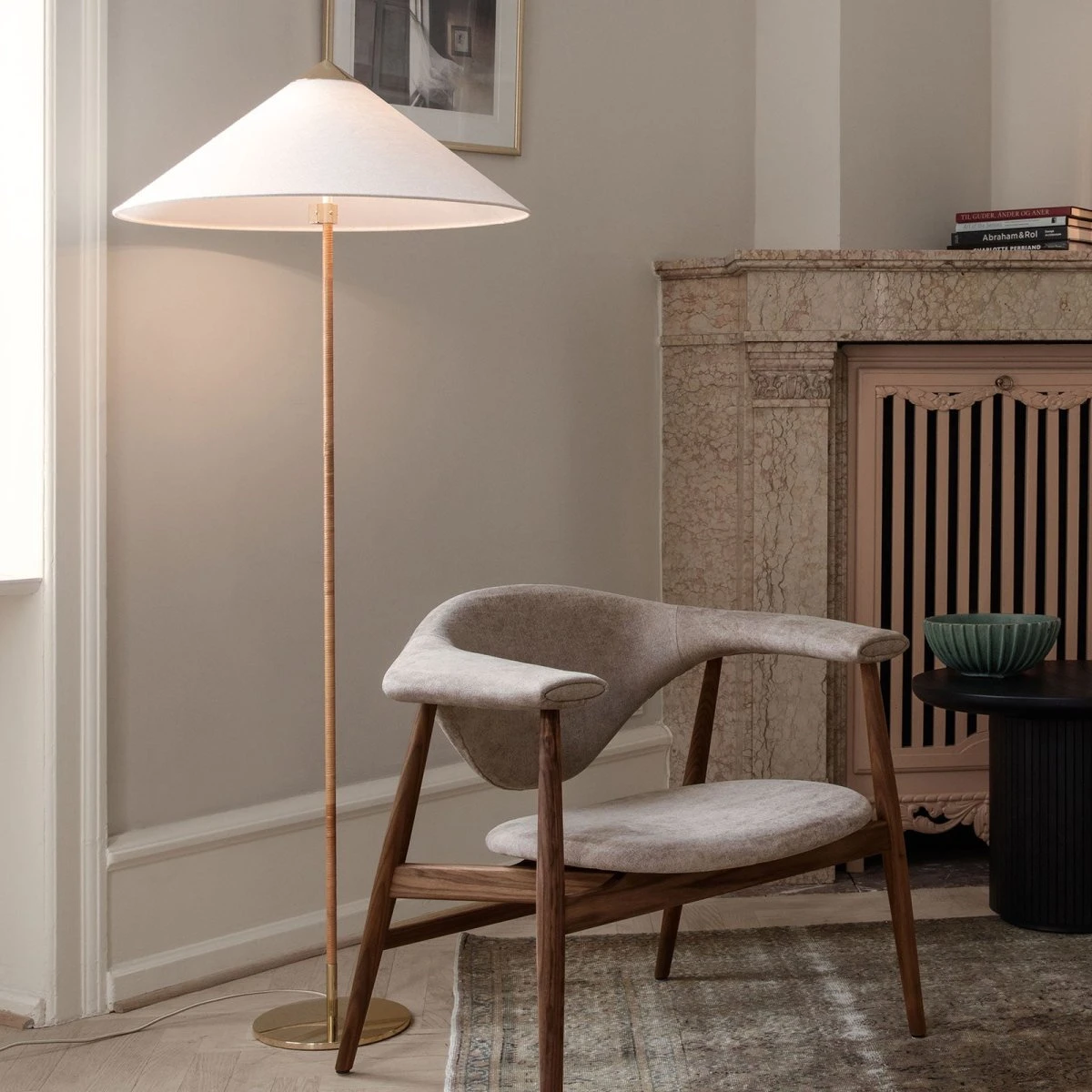 GUBI 9602 Gulvlampe Messing/Canvas