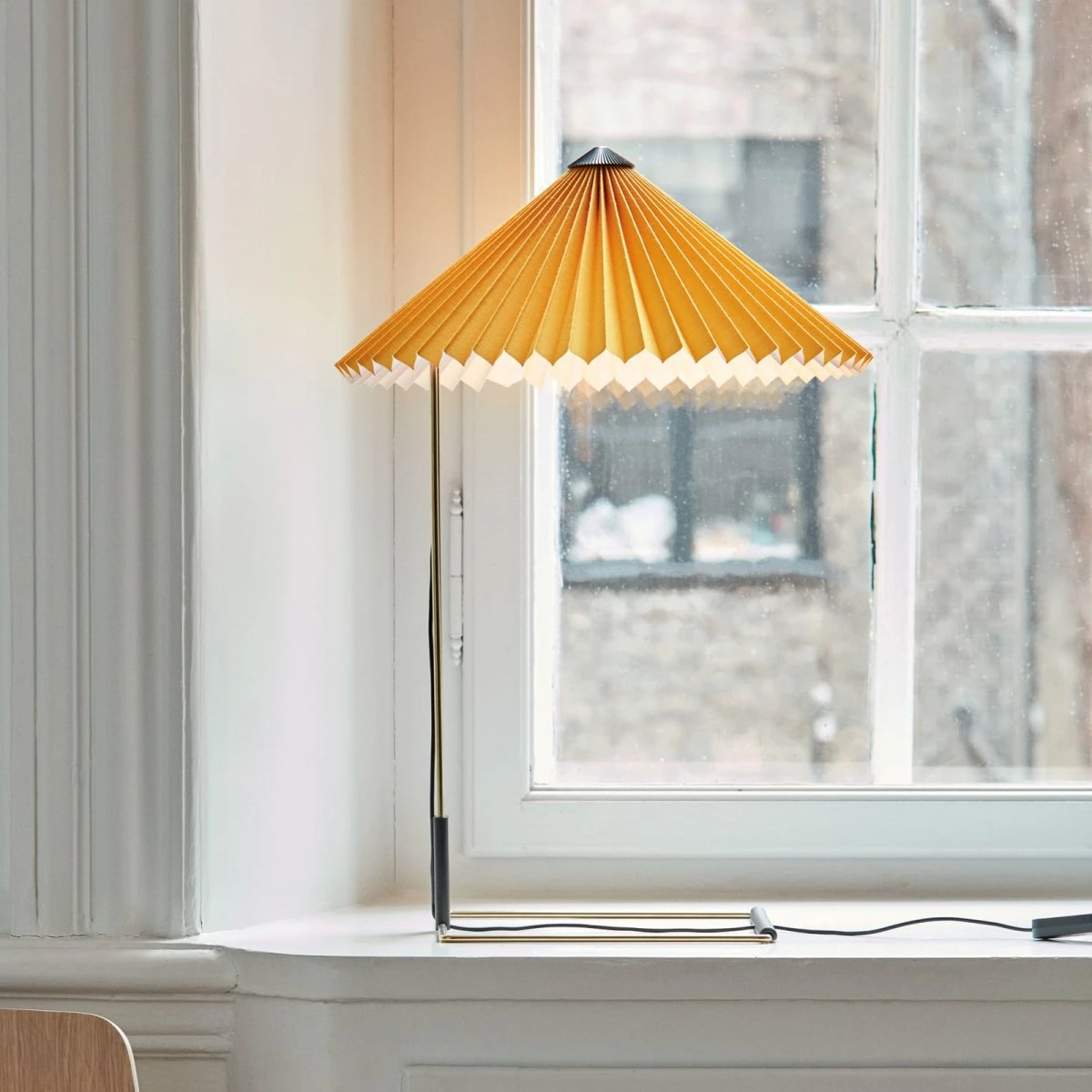 HAY Matin Bordlampe L Yellow - Designlampe med messingfod