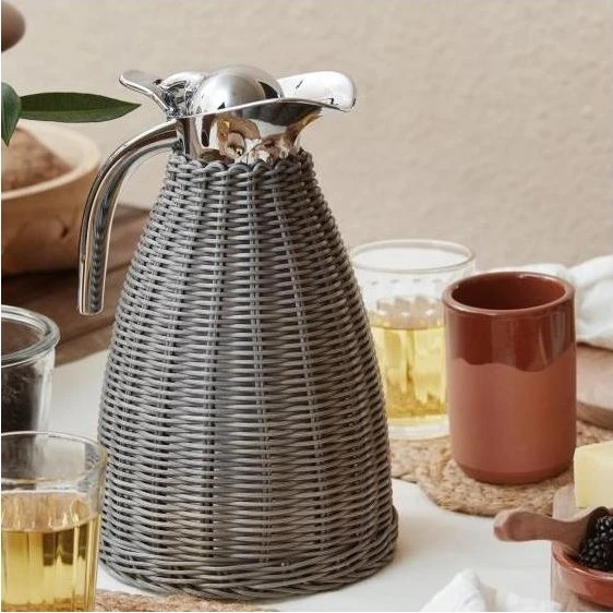 Ib Laursen Termokande m/ gråt polyrattan flet - 1,5 ltr.