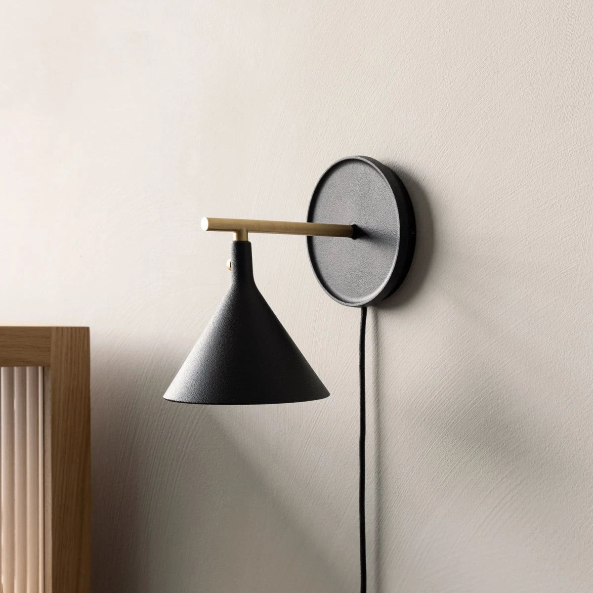 Audo Copenhagen Cast Sconce LED-væglampe, sort, dæmpbar