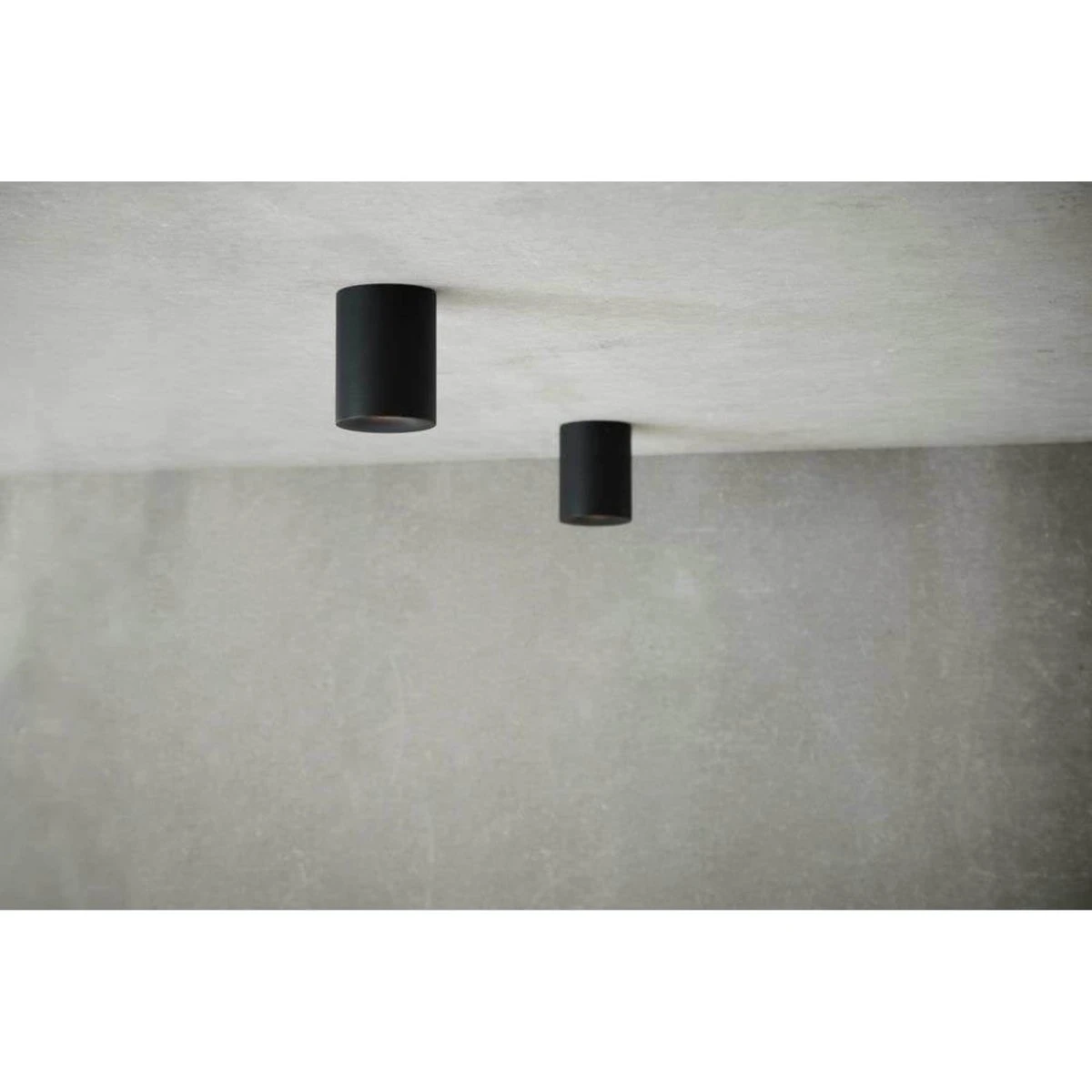 LOOM DESIGN Nyx Loftlampe - Matt Black - Aluminium