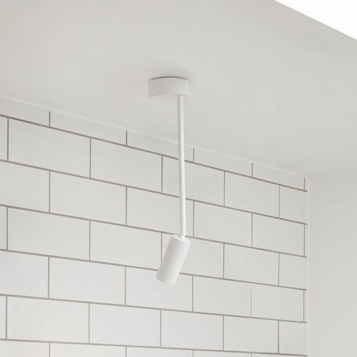 Loom Design Iris Væg-/loftlampe White - Aluminium