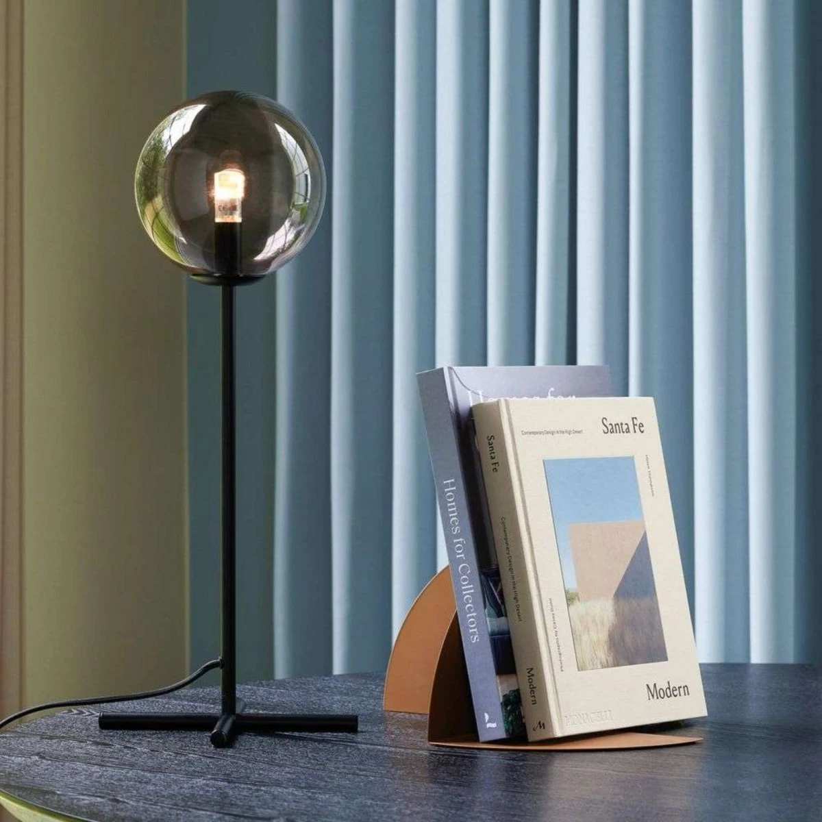 Hübsch Champ Bordlampe Black/Smoke