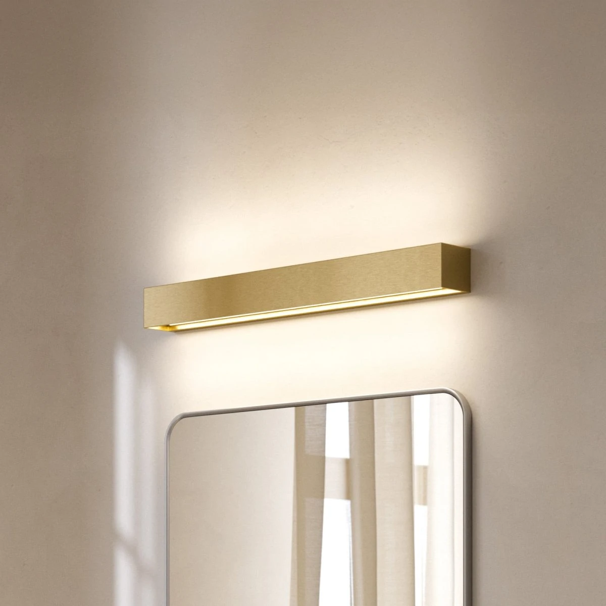Light-Point Linea W3 LED-væglampe messing 60 cm