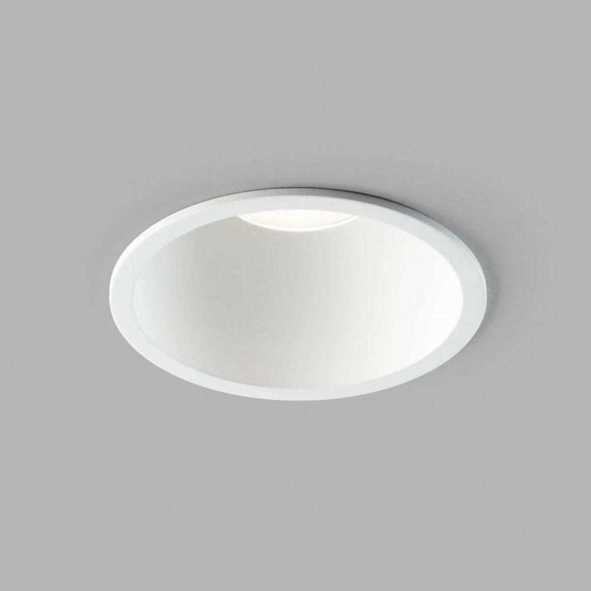 LIGHT-POINT Curve II LED-indbygningsspot, hvid, Ø 11 cm, IP54