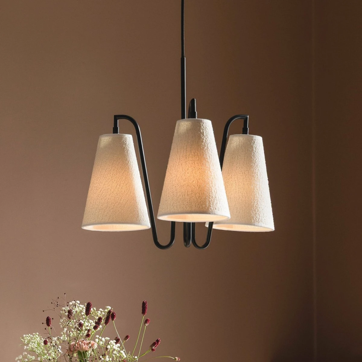 Globen Lighting Lou 3 Pendel - Hvid Bouclé & Sort Metal