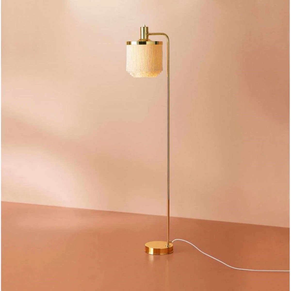 Warm Nordic Fringe Gulvlampe Cream White & Messing