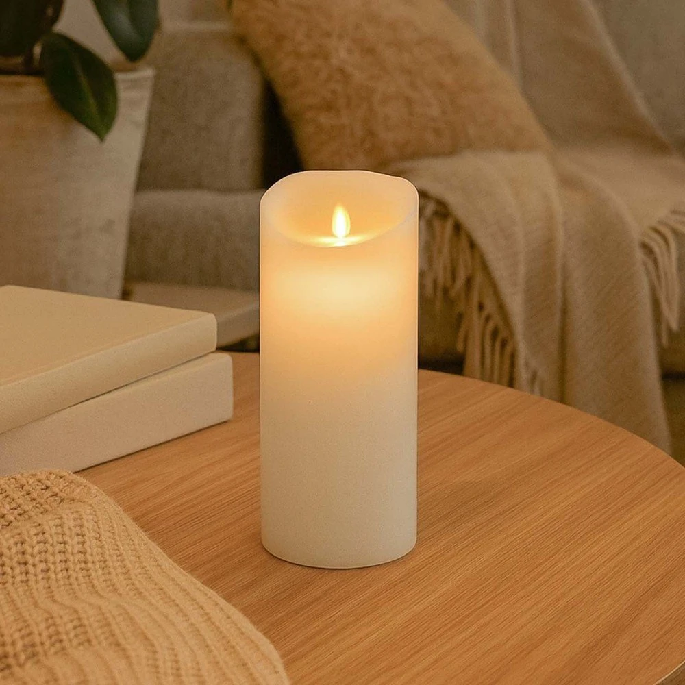 LED XL Bloklys 22,5cm - Hvid med flammeeffekt og fjernbetjening